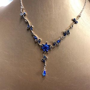 CLAIRES vintage necklace